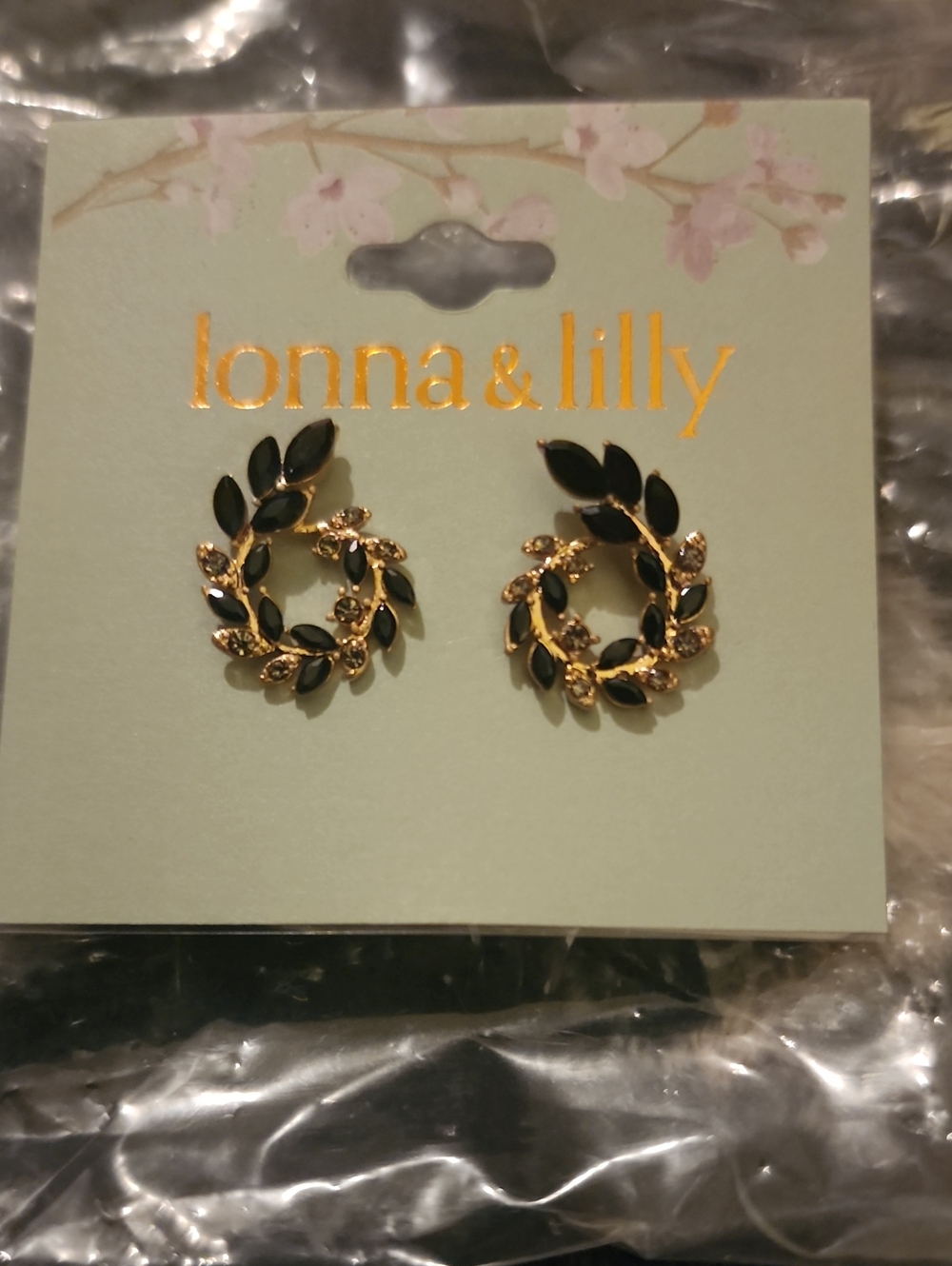 lonna & lilly Gold and Black Leaf Wreath Stud Earrings